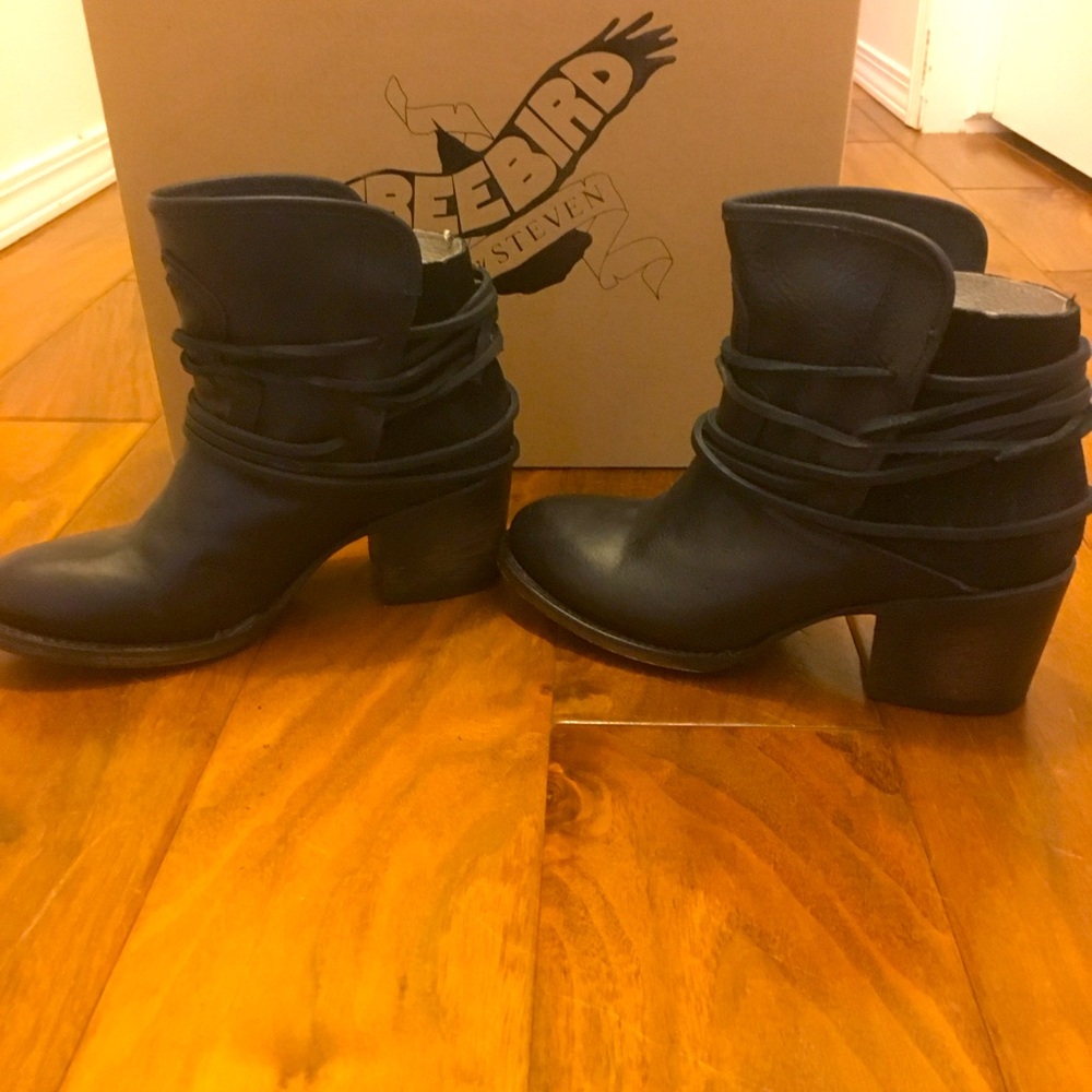 FREEBIRD BOOTS Handcrafted Leather by Steven Madden SIZE: 6 Brand New Paid 320.